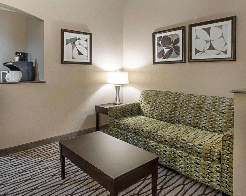 Quality Suites Sulphur Exterior foto