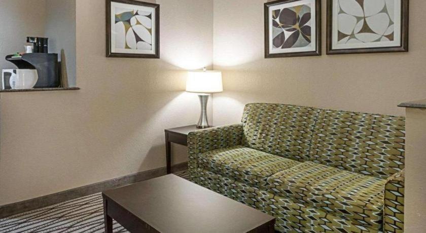 Quality Suites Sulphur Exterior foto